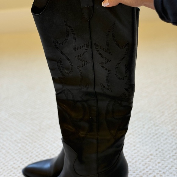 Black Western-Style Women's Boots - Picture 2 of 5